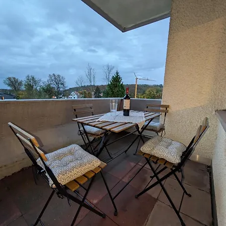 Mit Balkon Und Ausblick